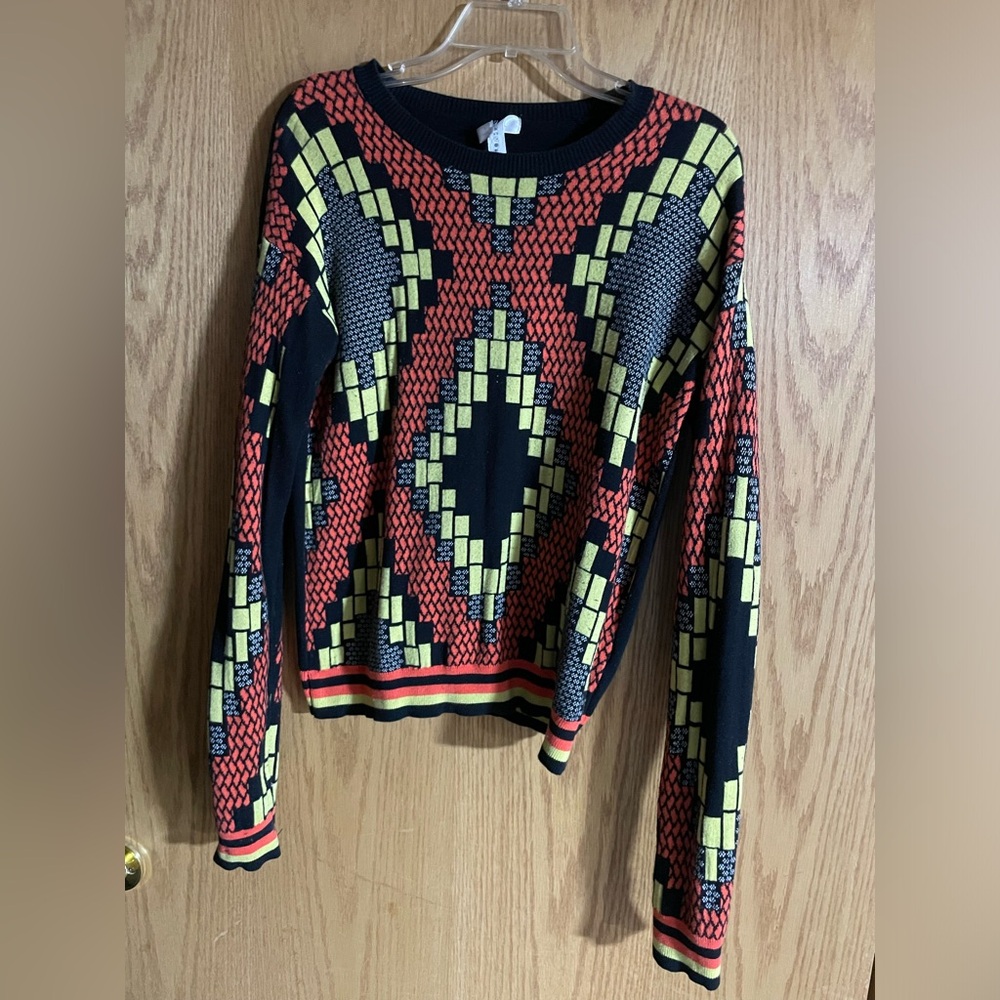 Geometric sweater sz M